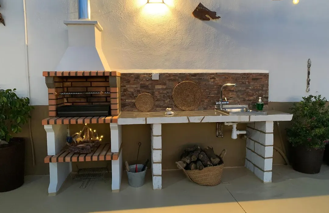 Casa Enric , con zona infantil, piscina y parking privado-1