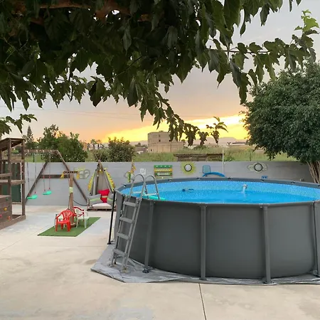 Casa Enric , con zona infantil, piscina y parking privado-2